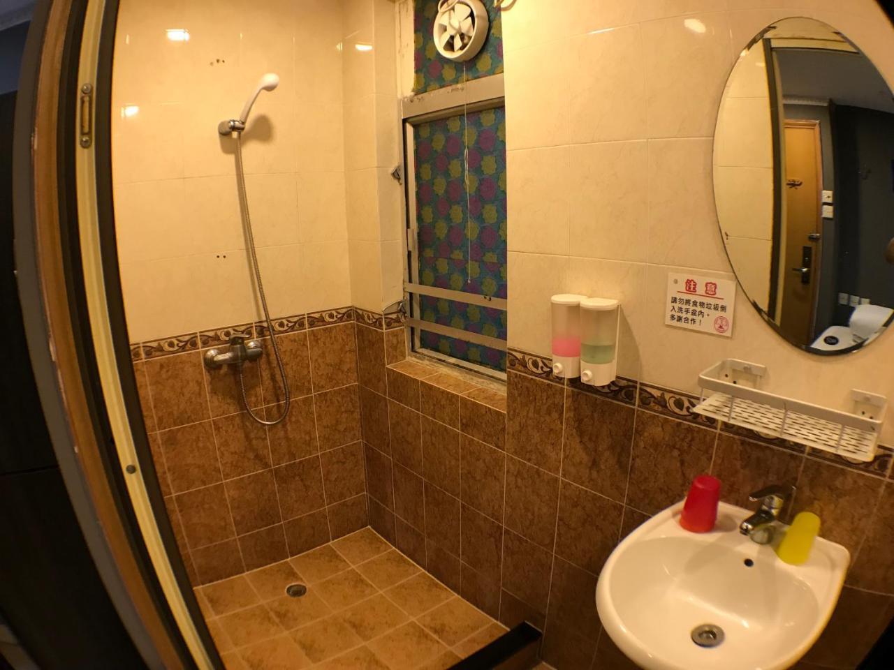 Tong Luo Wan Hostel Hong Kong Exterior photo